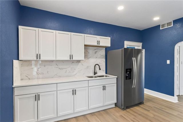 11209 Chicago Avenue, Sugar Creek, MO 64054