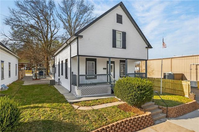 11209 Chicago Avenue, Sugar Creek, MO 64054