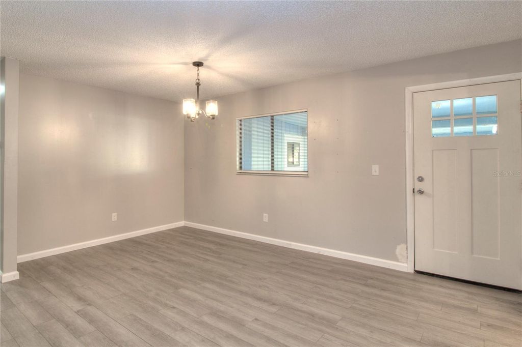 Image 2 of property listing at 10182 SW 87TH TERRACE, Ocala, FL 34481