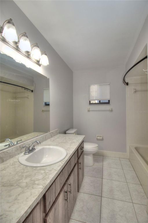 Image 16 of property listing at 10182 SW 87TH TERRACE, Ocala, FL 34481