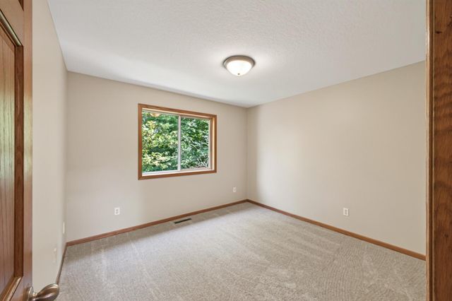 833 Glen Terrace, Newport, MN 55055