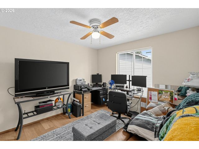 13052 Se CORA St, Portland, OR 97236