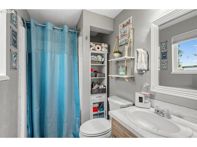 13052 Se CORA St, Portland, OR 97236