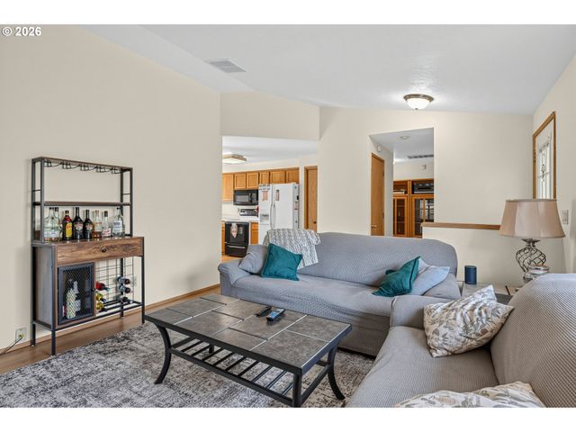 13052 Se CORA St, Portland, OR 97236