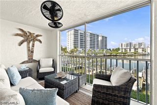 9103 Vanderbilt DR 208, Naples, FL 34108