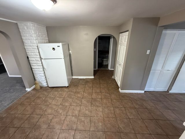 2216 Goulson Avenue, Warren, MI 48091