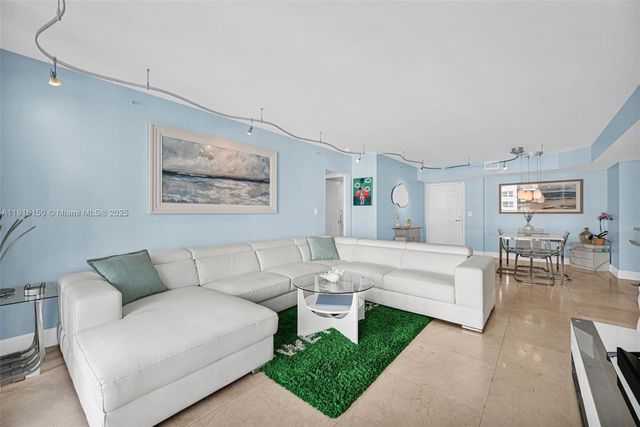 1155 Brickell Bay Dr 2004, Miami, FL 33131