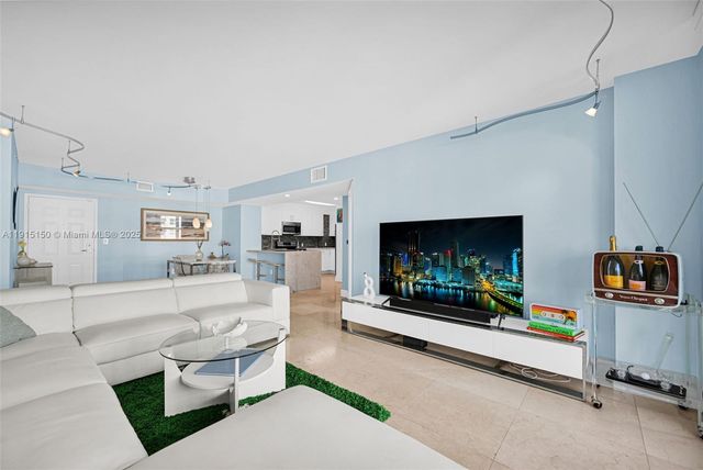 1155 Brickell Bay Dr 2004, Miami, FL 33131