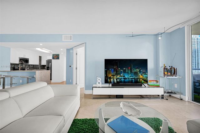 1155 Brickell Bay Dr 2004, Miami, FL 33131