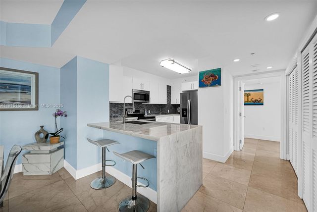 1155 Brickell Bay Dr 2004, Miami, FL 33131