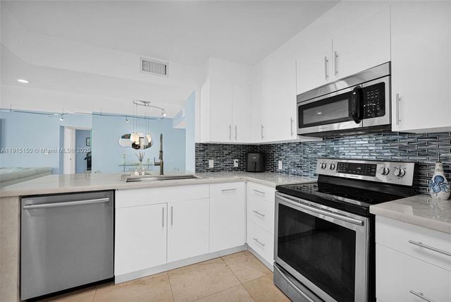 1155 Brickell Bay Dr 2004, Miami, FL 33131