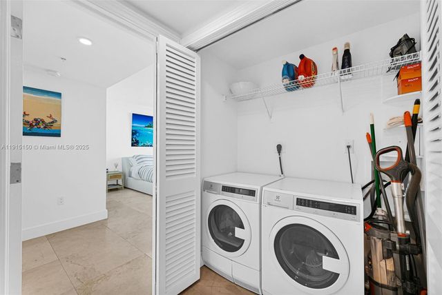 1155 Brickell Bay Dr 2004, Miami, FL 33131