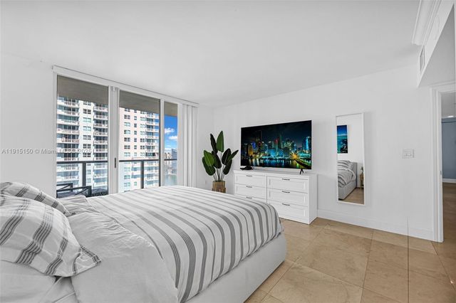 1155 Brickell Bay Dr 2004, Miami, FL 33131