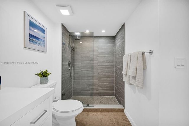 1155 Brickell Bay Dr 2004, Miami, FL 33131