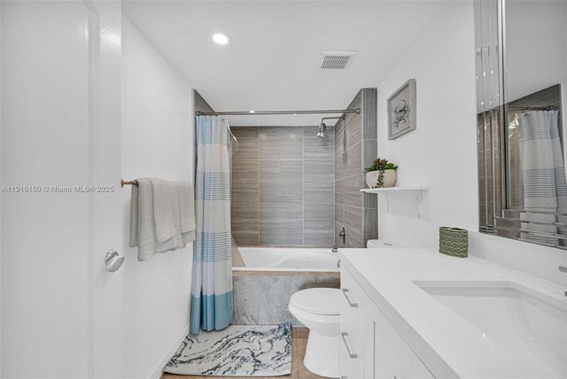 1155 Brickell Bay Dr 2004, Miami, FL 33131