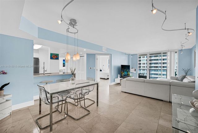 1155 Brickell Bay Dr 2004, Miami, FL 33131