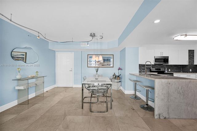 1155 Brickell Bay Dr 2004, Miami, FL 33131