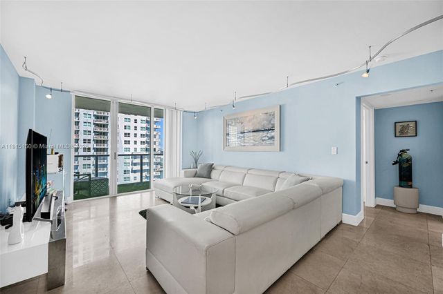 1155 Brickell Bay Dr 2004, Miami, FL 33131