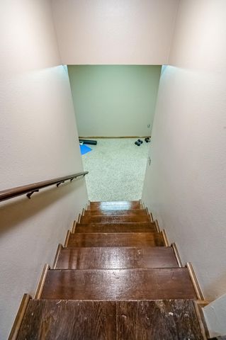 3735 W Woodside Avenue, Visalia, CA 93291