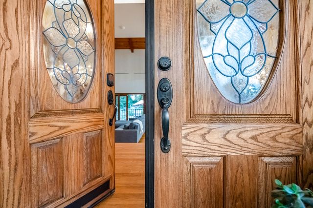 3735 W Woodside Avenue, Visalia, CA 93291