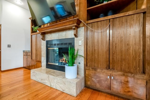 3735 W Woodside Avenue, Visalia, CA 93291