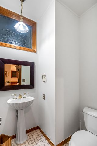 3735 W Woodside Avenue, Visalia, CA 93291