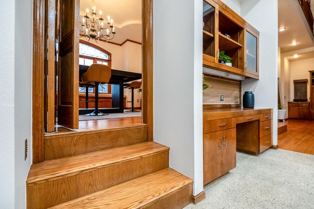 3735 W Woodside Avenue, Visalia, CA 93291