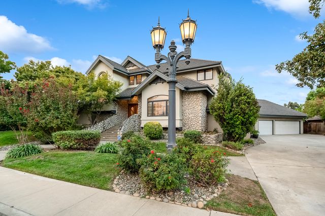 3735 W Woodside Avenue, Visalia, CA 93291