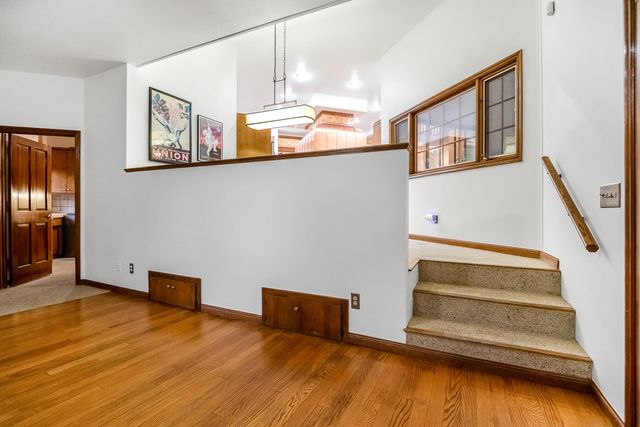 3735 W Woodside Avenue, Visalia, CA 93291