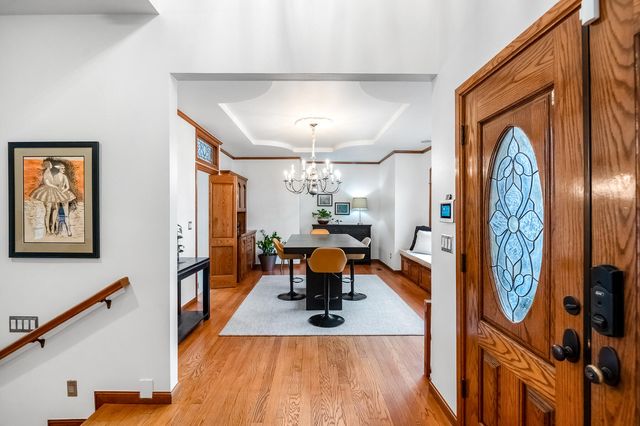 3735 W Woodside Avenue, Visalia, CA 93291