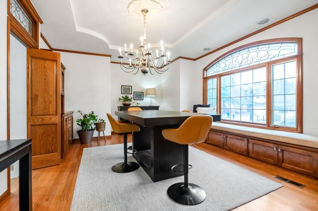 3735 W Woodside Avenue, Visalia, CA 93291