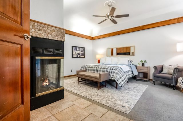 3735 W Woodside Avenue, Visalia, CA 93291