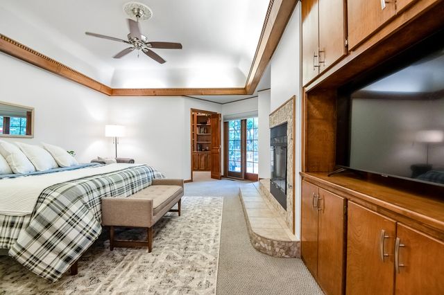 3735 W Woodside Avenue, Visalia, CA 93291