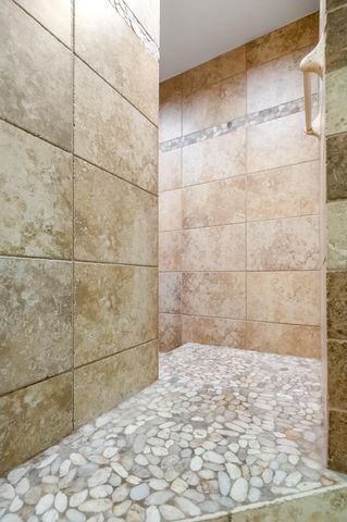 3735 W Woodside Avenue, Visalia, CA 93291