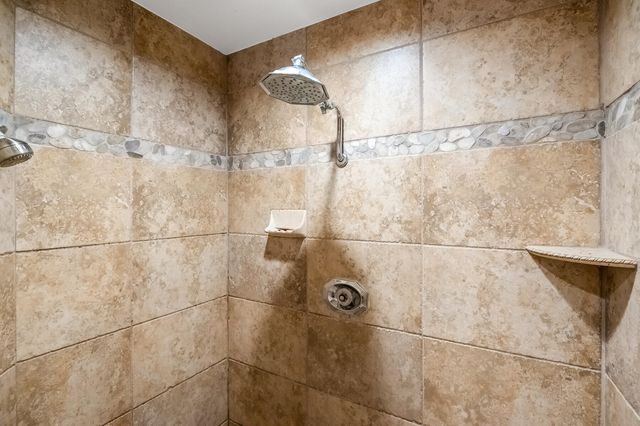 3735 W Woodside Avenue, Visalia, CA 93291