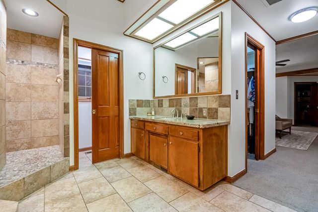 3735 W Woodside Avenue, Visalia, CA 93291