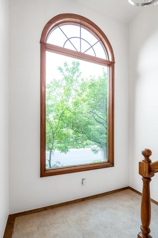 3735 W Woodside Avenue, Visalia, CA 93291