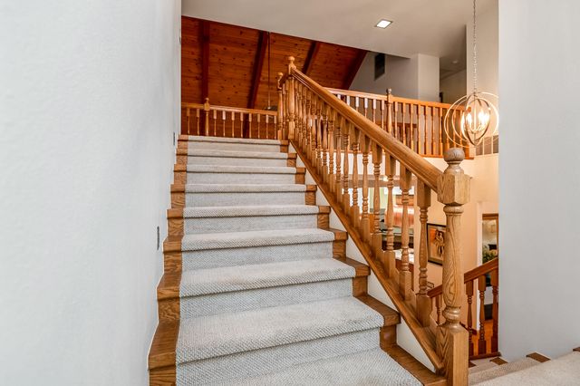 3735 W Woodside Avenue, Visalia, CA 93291