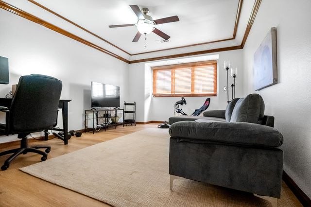 3735 W Woodside Avenue, Visalia, CA 93291