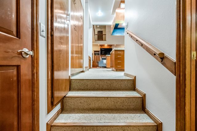 3735 W Woodside Avenue, Visalia, CA 93291