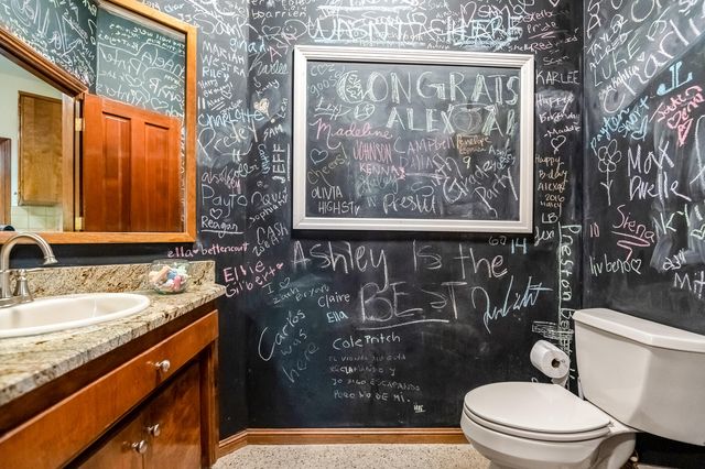 3735 W Woodside Avenue, Visalia, CA 93291