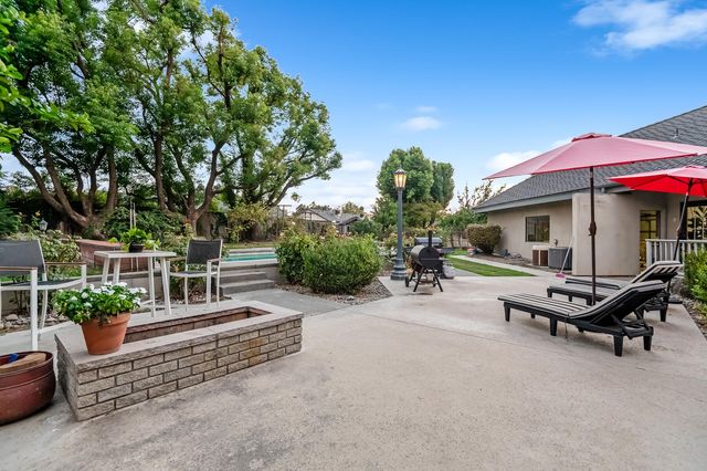 3735 W Woodside Avenue, Visalia, CA 93291