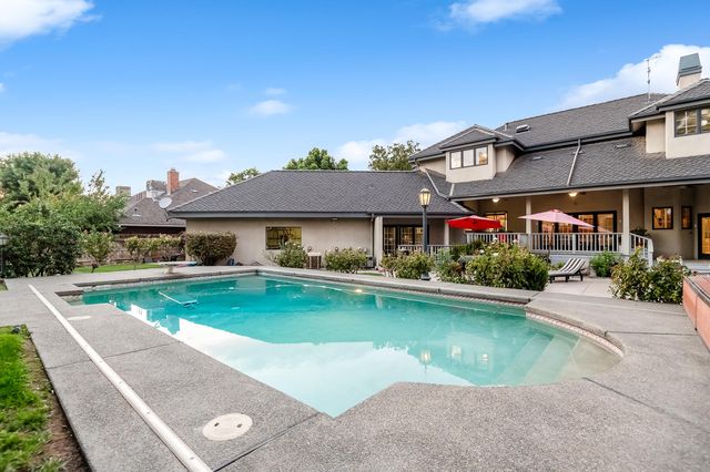 3735 W Woodside Avenue, Visalia, CA 93291