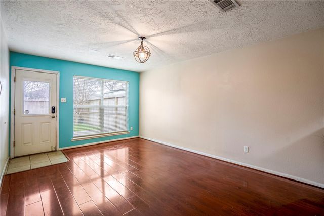 11817 Southlake Drive, Houston, TX 77077