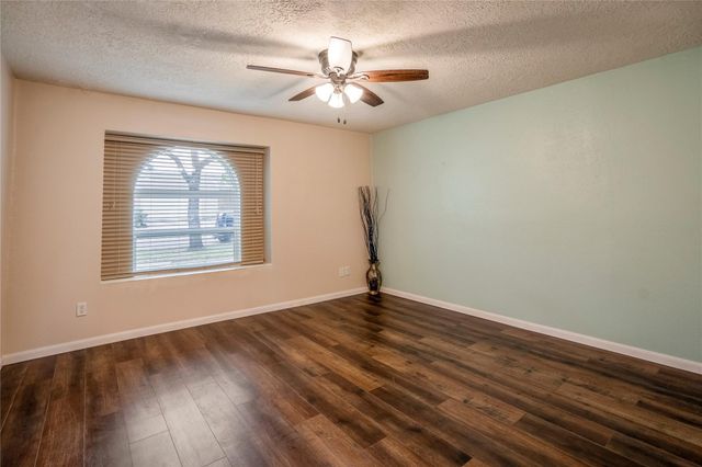 11817 Southlake Drive, Houston, TX 77077