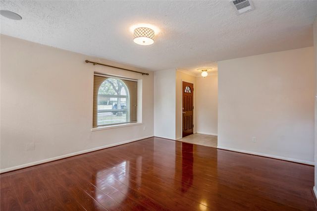 11817 Southlake Drive, Houston, TX 77077