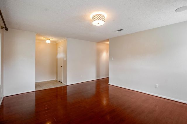 11817 Southlake Drive, Houston, TX 77077