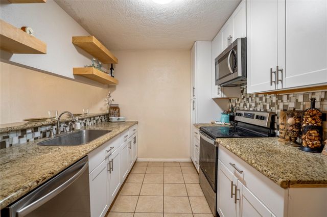 11817 Southlake Drive, Houston, TX 77077