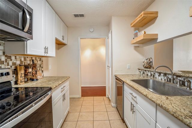 11817 Southlake Drive, Houston, TX 77077