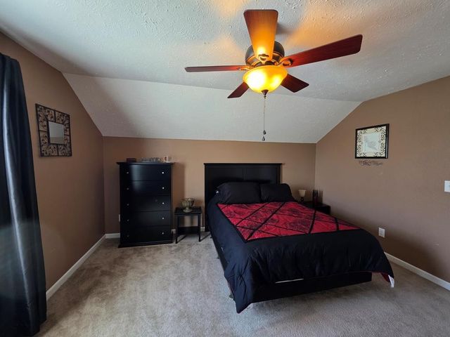 59 Eiffel Tower Ln, Paris, TN 38242